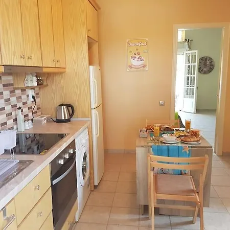 Rema Appartement Akharavi
